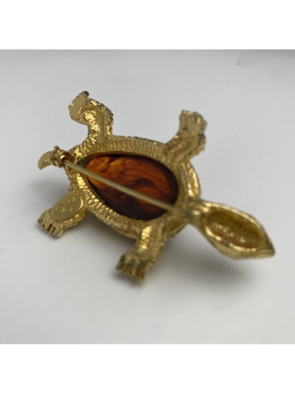 Vintage De Nicola Amber Brown Lucite Body Tortoise Color Turtle Pin Brooch - Picture 6 of 12
